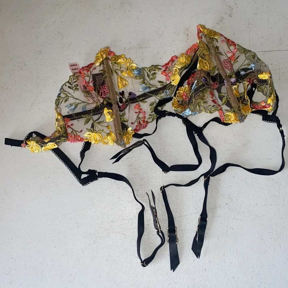 Victoria's Secret Dream Angels Floral garter M/L - Picture 3 of 3